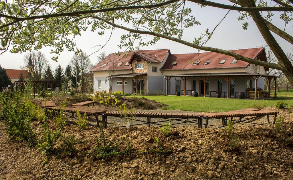 Horpacsi Europa Piheno Koezpont Otel Dış mekan fotoğraf